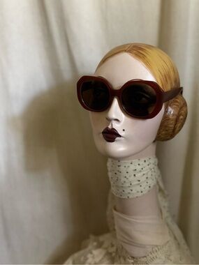 Women’s Retro Large Frame Sunglasses in Dark Brown Rust
